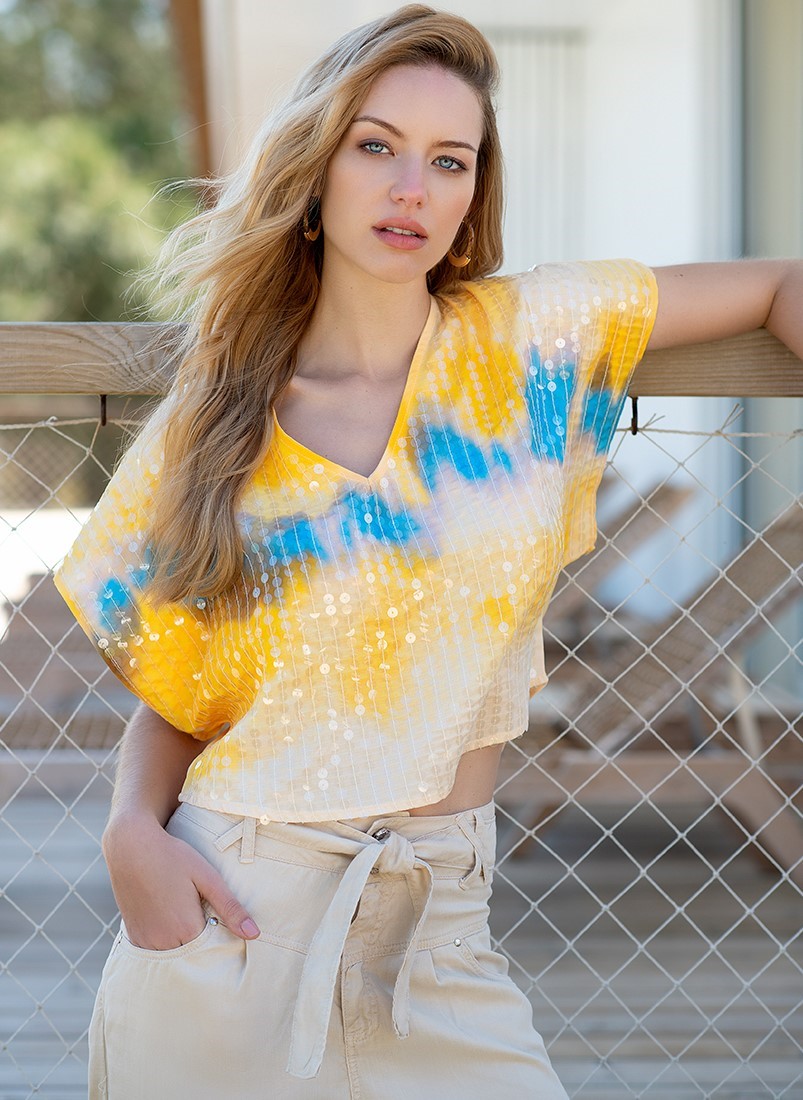 Cropped sequin blouse