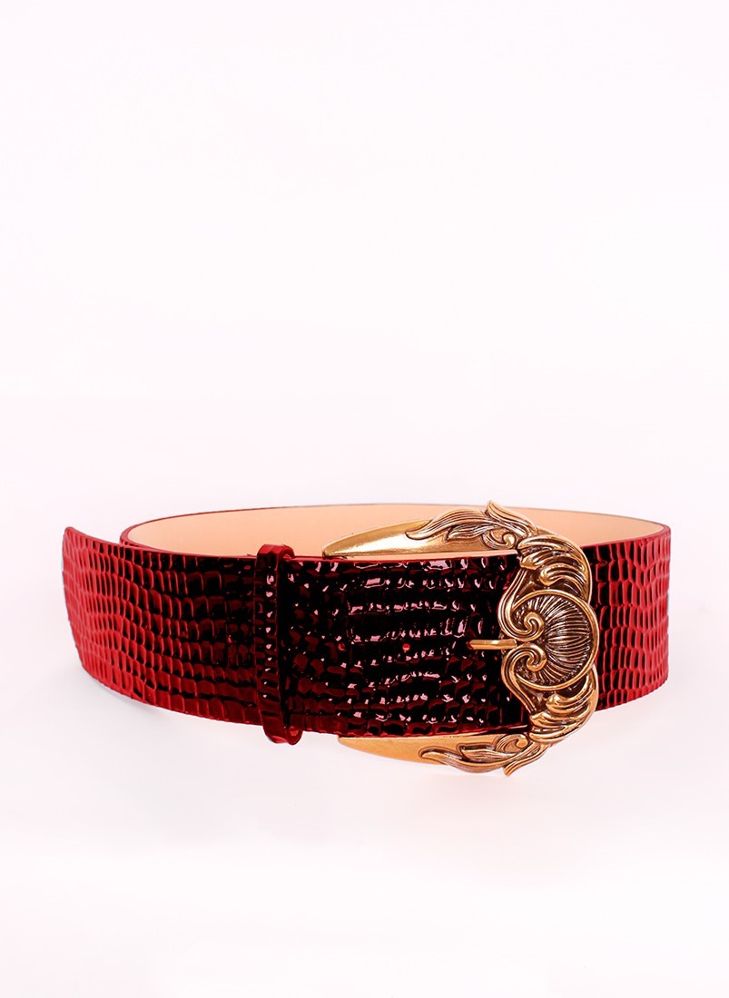  Crafted buckle belt
