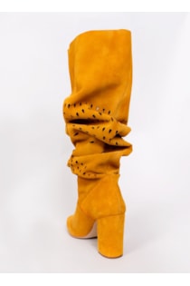 Wrinkled calf-length boot
