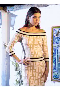 Straight neckline shirt
