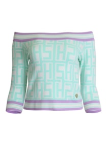 Straight neckline shirt