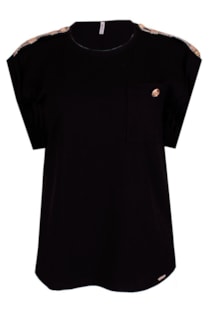 Camiseta con bolsillos